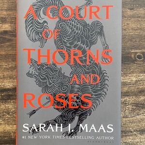 A Court of Thorns and Roses Book
